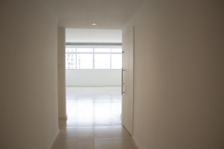 Apartamento à venda com 218m², 3 quartos e 1 vagaCorredor