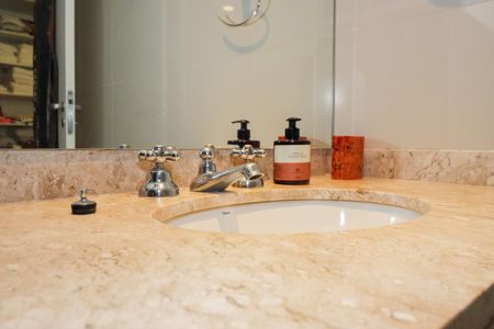 Apartamento para alugar com 210m², 3 quartos e 4 vagasBanheiro da Suíte 2