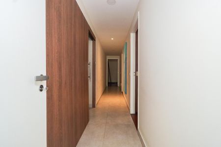 Apartamento para alugar com 210m², 3 quartos e 4 vagasCorredor