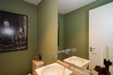 Apartamento para alugar com 210m², 3 quartos e 4 vagasLavabo