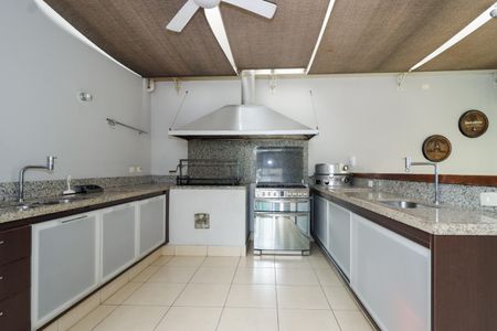 Apartamento para alugar com 210m², 3 quartos e 4 vagasÁrea comum - Churrasqueira