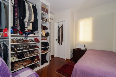 Apartamento para alugar com 210m², 3 quartos e 4 vagasSuíte 2