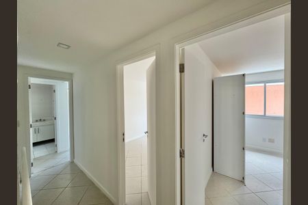 Casa de condomínio para alugar com 200m², 4 quartos e 2 vagasCorredor