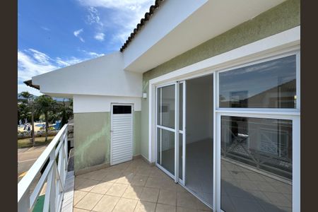 Casa de condomínio para alugar com 200m², 4 quartos e 2 vagasSuíte 3 - Varanda