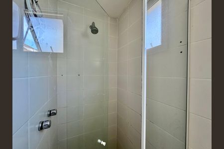 Casa de condomínio para alugar com 200m², 4 quartos e 2 vagasSuíte 1 - Banheiro