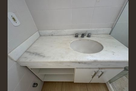 Casa de condomínio para alugar com 200m², 4 quartos e 2 vagasSuíte 2 - Banheiro