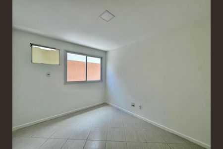 Casa de condomínio para alugar com 200m², 4 quartos e 2 vagasQuarto