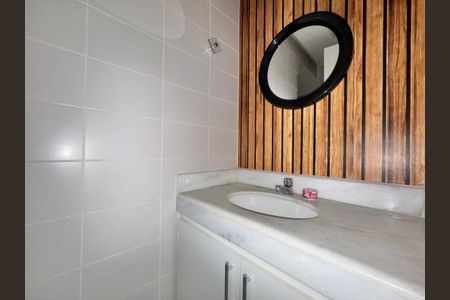 Casa de condomínio para alugar com 200m², 4 quartos e 2 vagasBanheiro Social