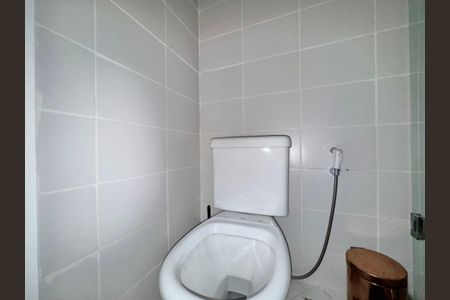 Casa de condomínio para alugar com 200m², 4 quartos e 2 vagasBanheiro Social