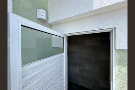Casa de condomínio para alugar com 200m², 4 quartos e 2 vagasSuíte 3 - Varanda - Compartimento