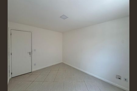 Casa de condomínio para alugar com 200m², 4 quartos e 2 vagasQuarto