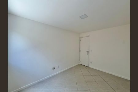 Casa de condomínio para alugar com 200m², 4 quartos e 2 vagasQuarto