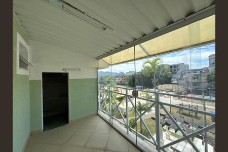 Casa de condomínio para alugar com 200m², 4 quartos e 2 vagasÁrea Externa