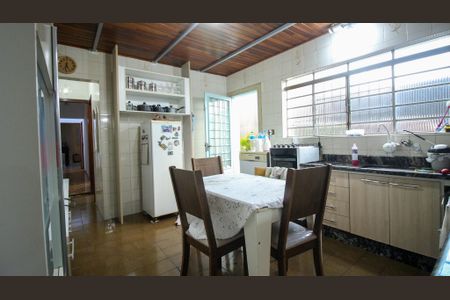 Casa à venda com 150m², 2 quartos e 2 vagasCozinha