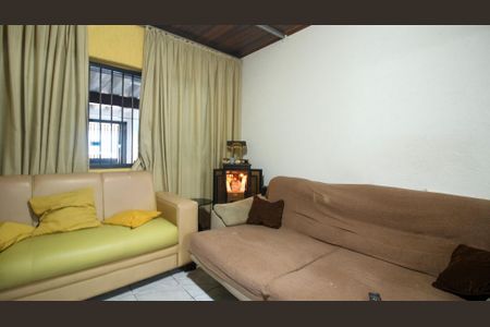 Casa à venda com 150m², 2 quartos e 2 vagasSala