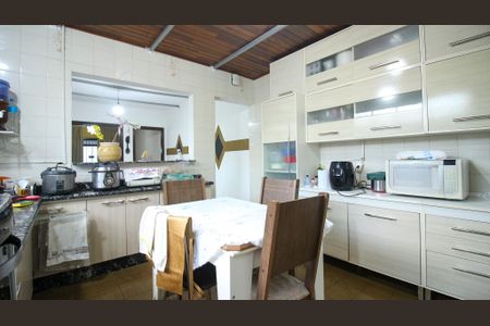 Casa à venda com 150m², 2 quartos e 2 vagasCozinha