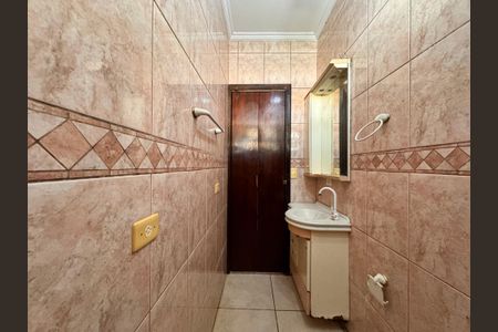 Casa para alugar com 350m², 3 quartos e 3 vagasBanheiro 2