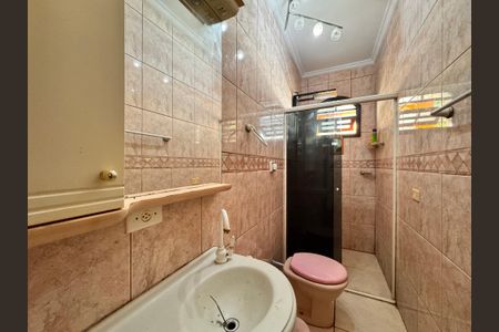 Casa para alugar com 350m², 3 quartos e 3 vagasBanheiro 2