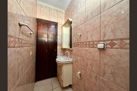 Casa para alugar com 350m², 3 quartos e 3 vagasBanheiro 2