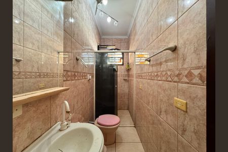 Casa para alugar com 350m², 3 quartos e 3 vagasBanheiro 2