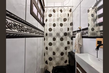 Casa para alugar com 350m², 3 quartos e 3 vagasBanheiro 