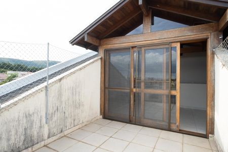 Casa para alugar com 220m², 3 quartos e 2 vagas Casa para alugar com 220m², 3 quartos e 2 vagasVaranda do sótão