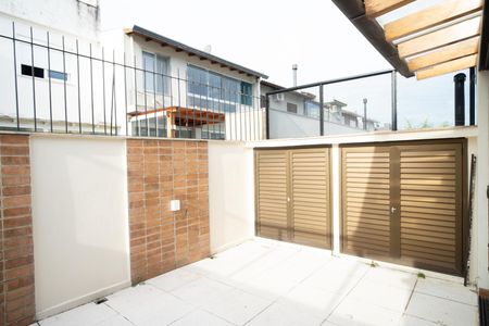 Casa para alugar com 220m², 3 quartos e 2 vagas Casa para alugar com 220m², 3 quartos e 2 vagasQuintal