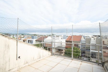 Casa para alugar com 220m², 3 quartos e 2 vagas Casa para alugar com 220m², 3 quartos e 2 vagasVaranda do sótão