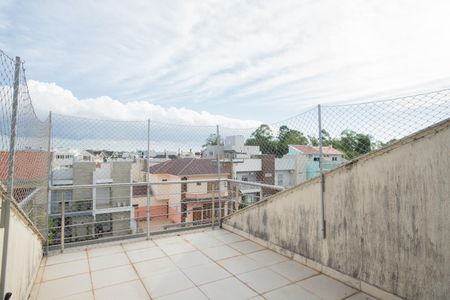 Casa para alugar com 220m², 3 quartos e 2 vagas Casa para alugar com 220m², 3 quartos e 2 vagasVaranda do sótão