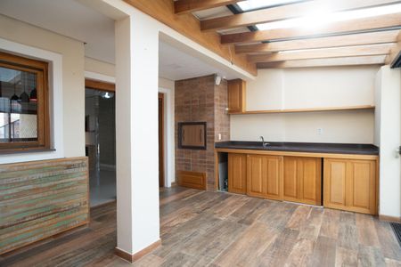 Casa para alugar com 220m², 3 quartos e 2 vagas Casa para alugar com 220m², 3 quartos e 2 vagasÁrea comum - Churrasqueira