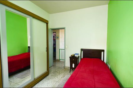 Casa à venda com 382m², 5 quartos e 2 vagas Casa à venda com 382m², 5 quartos e 2 vagasQuarto 5