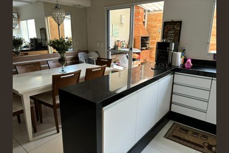 Casa de condomínio à venda com 69m², 2 quartos e 2 vagasCozinha