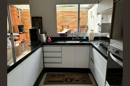 Casa de condomínio à venda com 69m², 2 quartos e 2 vagasCozinha