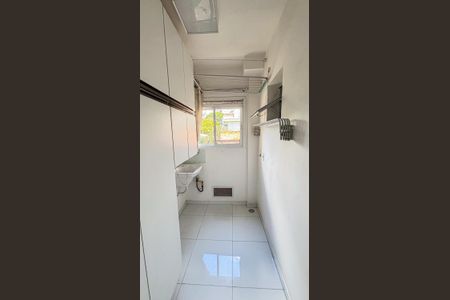 Apartamento à venda com 77m², 3 quartos e 1 vagaÁrea de Serviço