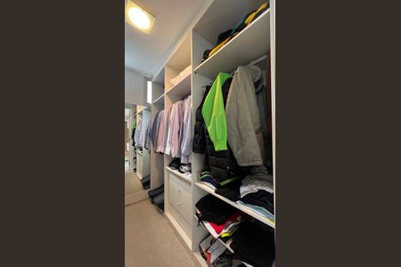 Apartamento à venda com 145m², 3 quartos e 2 vagasCloset da suíte