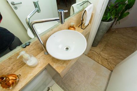 Apartamento à venda com 210m², 3 quartos e 3 vagasBanheiro 1