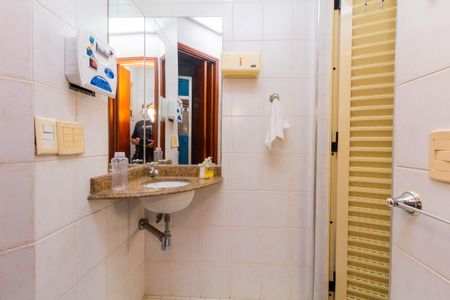 Apartamento à venda com 210m², 3 quartos e 3 vagasBanheiro 5