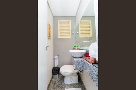 Apartamento à venda com 210m², 3 quartos e 3 vagasBanheiro 2