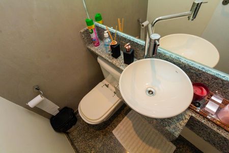 Apartamento à venda com 210m², 3 quartos e 3 vagasBanheiro 2