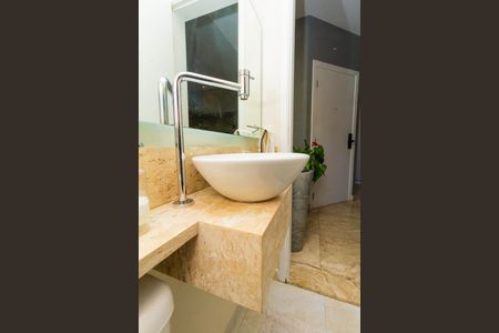 Apartamento à venda com 210m², 3 quartos e 3 vagasBanheiro 1