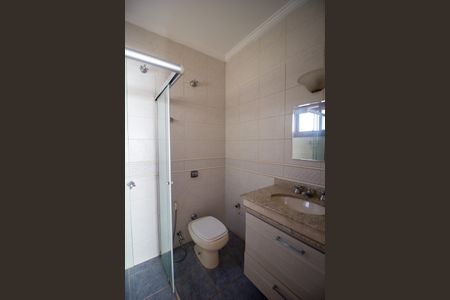 Casa de condomínio para alugar com 146m², 3 quartos e 2 vagas Casa de condomínio para alugar com 146m², 3 quartos e 2 vagasBanheiro da Suíte 3