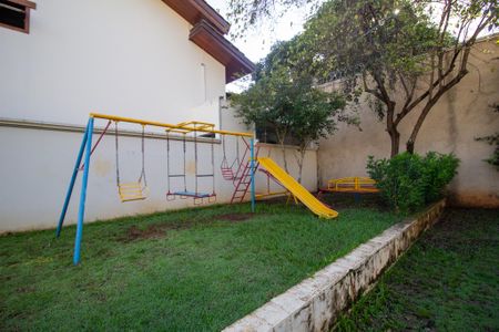 Casa de condomínio para alugar com 146m², 3 quartos e 2 vagas Casa de condomínio para alugar com 146m², 3 quartos e 2 vagasÁrea comum - Playground