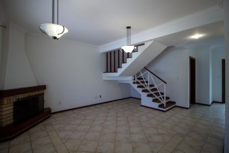 Casa de condomínio para alugar com 146m², 3 quartos e 2 vagas Casa de condomínio para alugar com 146m², 3 quartos e 2 vagasSala