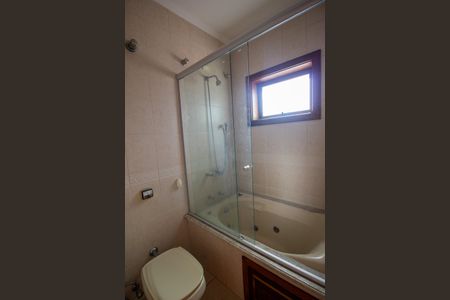 Casa de condomínio para alugar com 146m², 3 quartos e 2 vagas Casa de condomínio para alugar com 146m², 3 quartos e 2 vagasBanheiro da Suíte