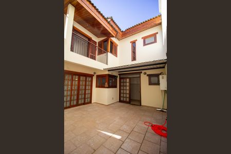 Casa de condomínio para alugar com 146m², 3 quartos e 2 vagas Casa de condomínio para alugar com 146m², 3 quartos e 2 vagasQuintal