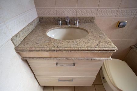 Casa de condomínio para alugar com 146m², 3 quartos e 2 vagas Casa de condomínio para alugar com 146m², 3 quartos e 2 vagasBanheiro da Suíte
