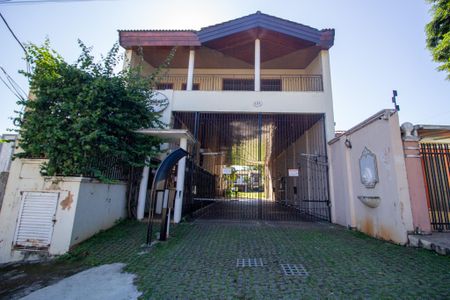 Casa de condomínio para alugar com 146m², 3 quartos e 2 vagas Casa de condomínio para alugar com 146m², 3 quartos e 2 vagasFachada do condomínio