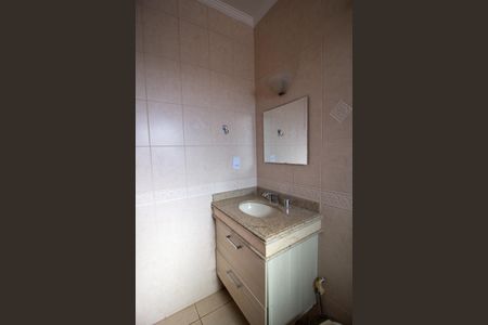 Casa de condomínio para alugar com 146m², 3 quartos e 2 vagas Casa de condomínio para alugar com 146m², 3 quartos e 2 vagasBanheiro da Suíte