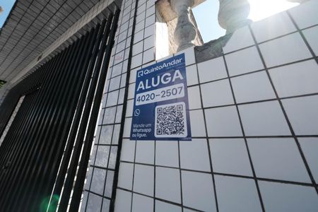 Apartamento para alugar com 42m², 2 quartos e 1 vagaFachada e placa