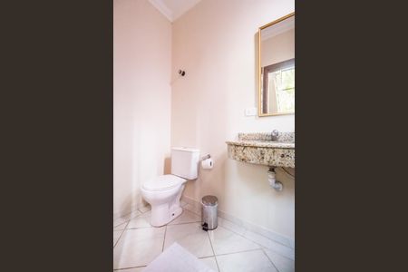 Casa de condomínio para alugar com 310m², 3 quartos e 6 vagasLavabo